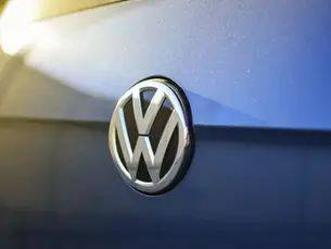 capa fox logo volks cotação seguro auto