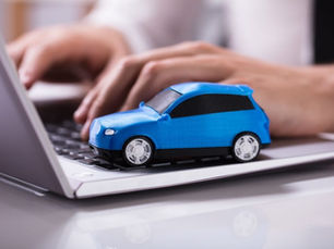 capa pesquisa notebook verificando apolice seguro carro